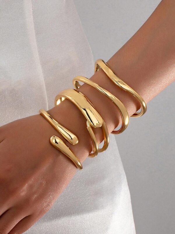IMG-20251021-WA0047 3pcs/1set Fashionable Minimalist Metallic Gold Smooth Wave Bracelets
